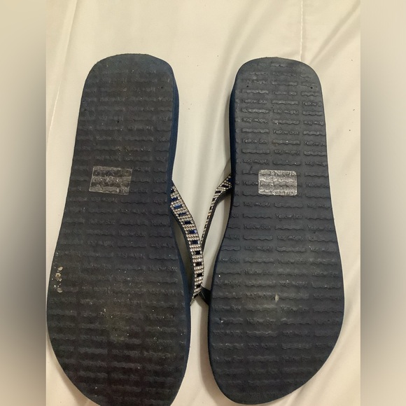 Yellowbox zemily flip flops navy with blue rhinestone accents size 10 - Picture 2 of 10